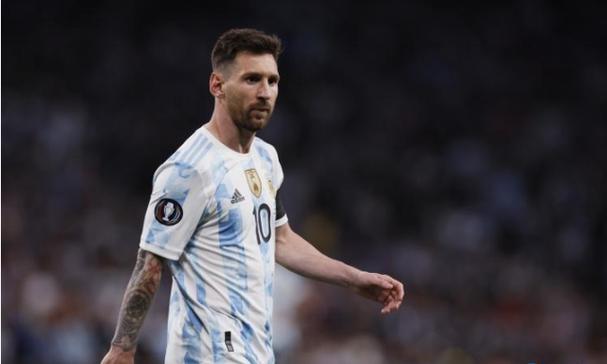 记者：弗里克听说自己的明夏离队传闻后说“又是胡说八道”